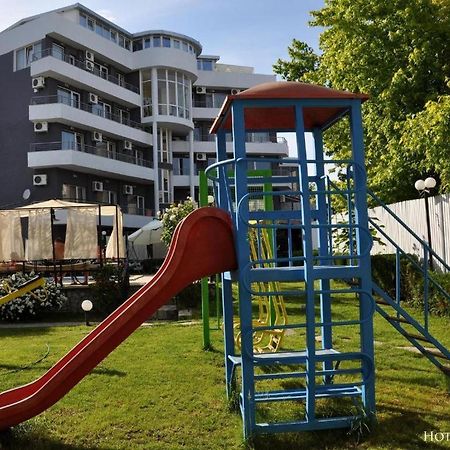 Apartments Danita & Restaurant&Pool Bar Varna Esterno foto