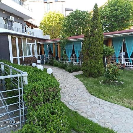 Apartments Danita & Restaurant&Pool Bar Varna Esterno foto
