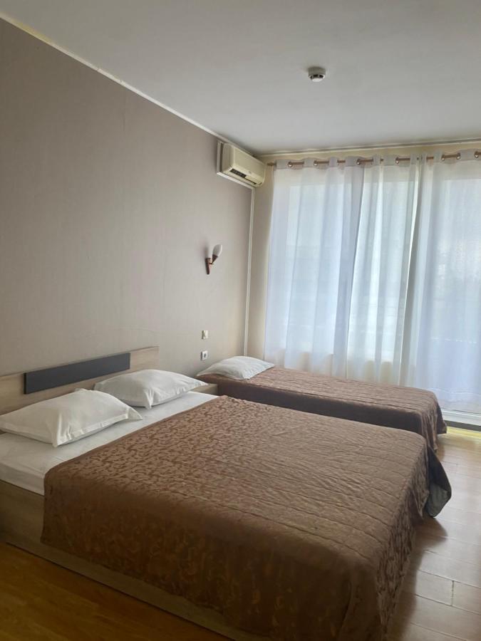 Apartments Danita & Restaurant&Pool Bar Varna Esterno foto