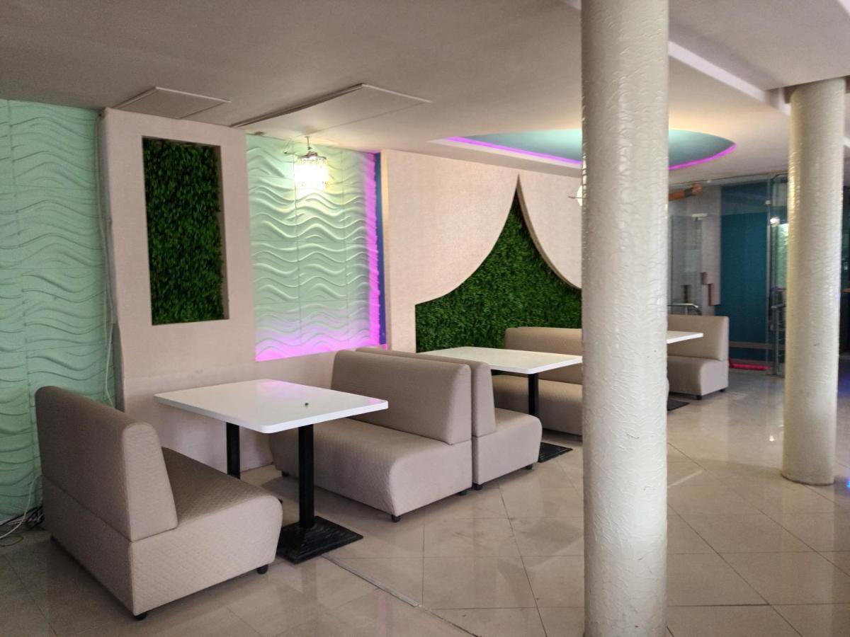 Apartments Danita & Restaurant&Pool Bar Varna Esterno foto