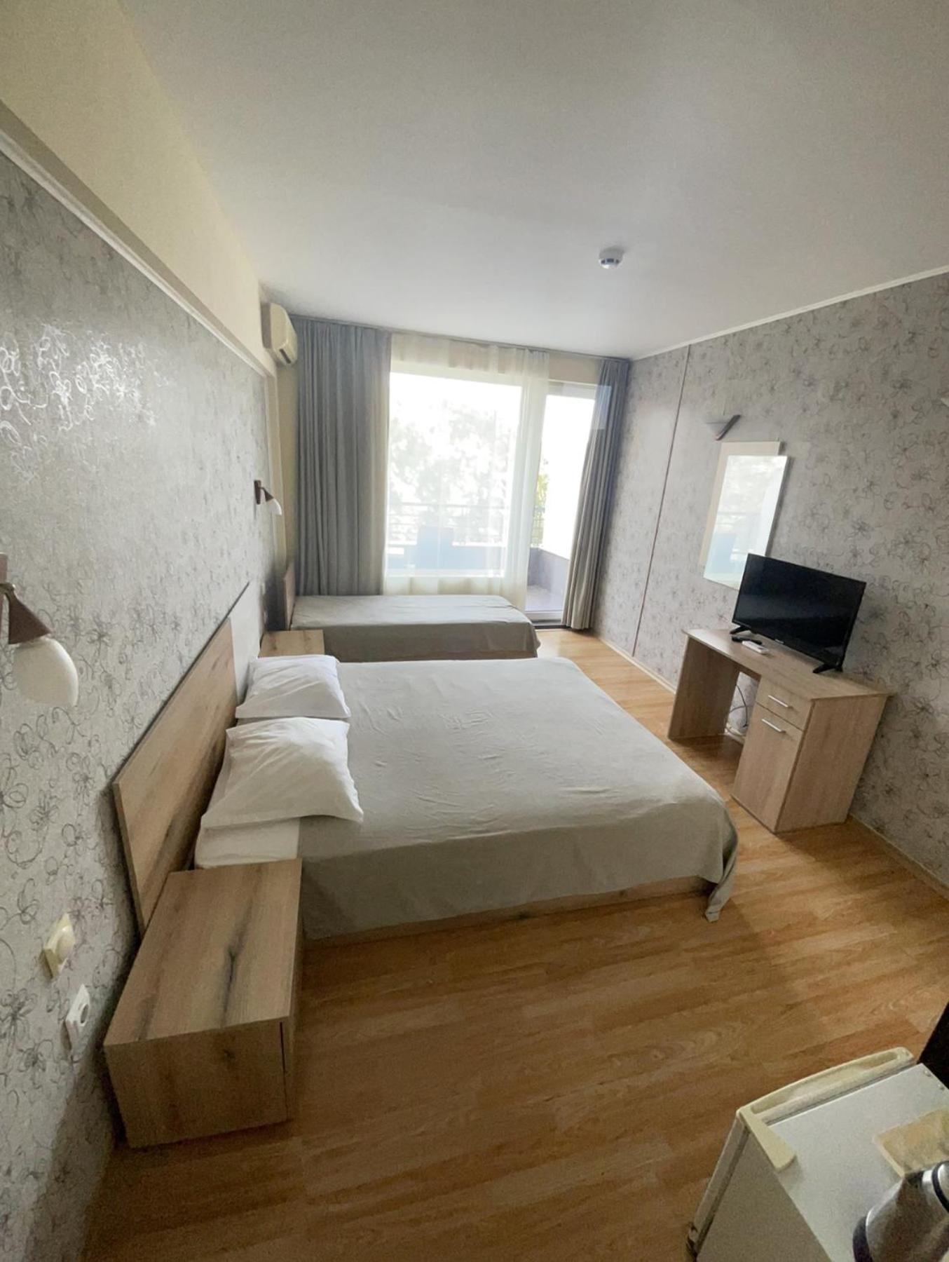 Apartments Danita & Restaurant&Pool Bar Varna Esterno foto
