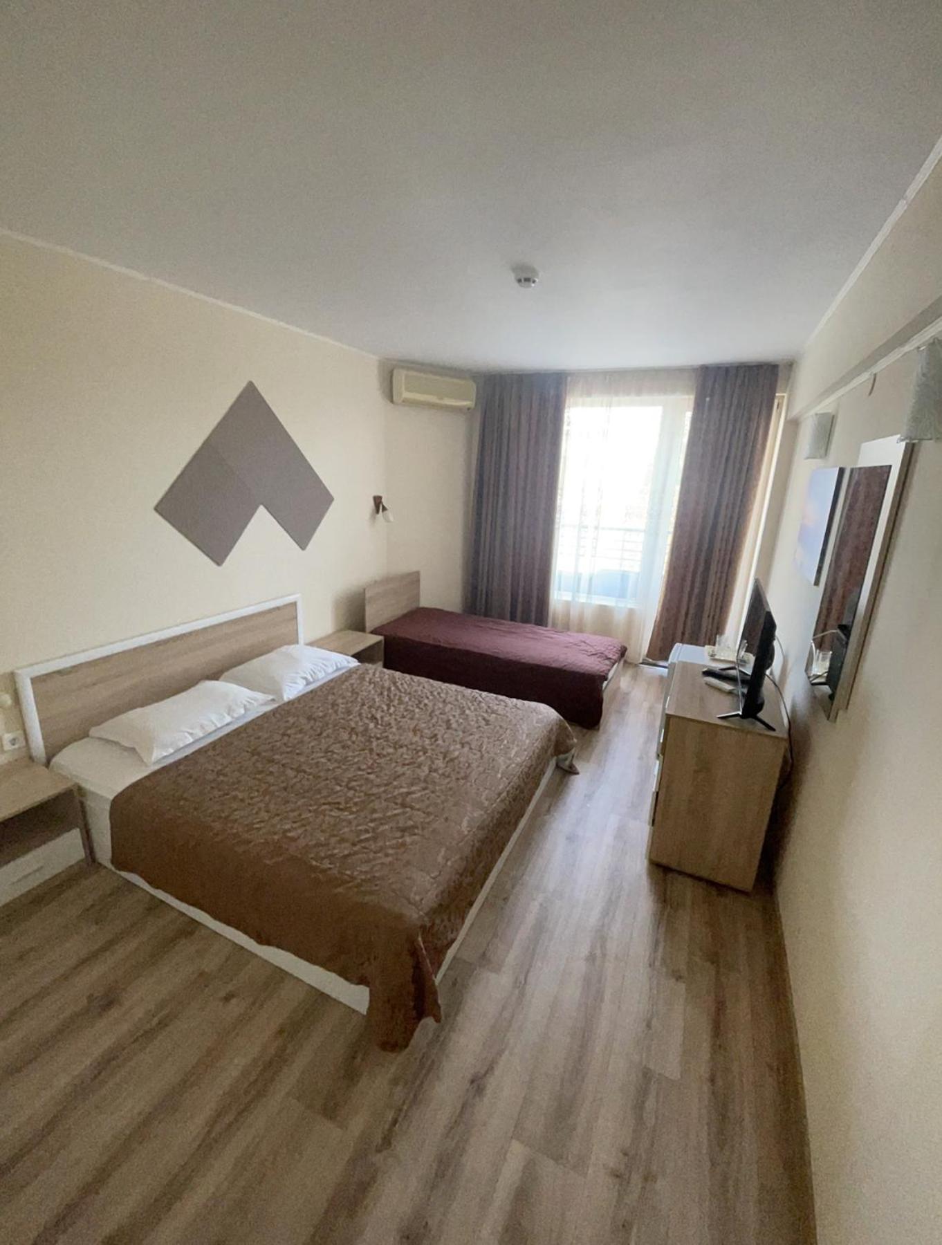Apartments Danita & Restaurant&Pool Bar Varna Esterno foto