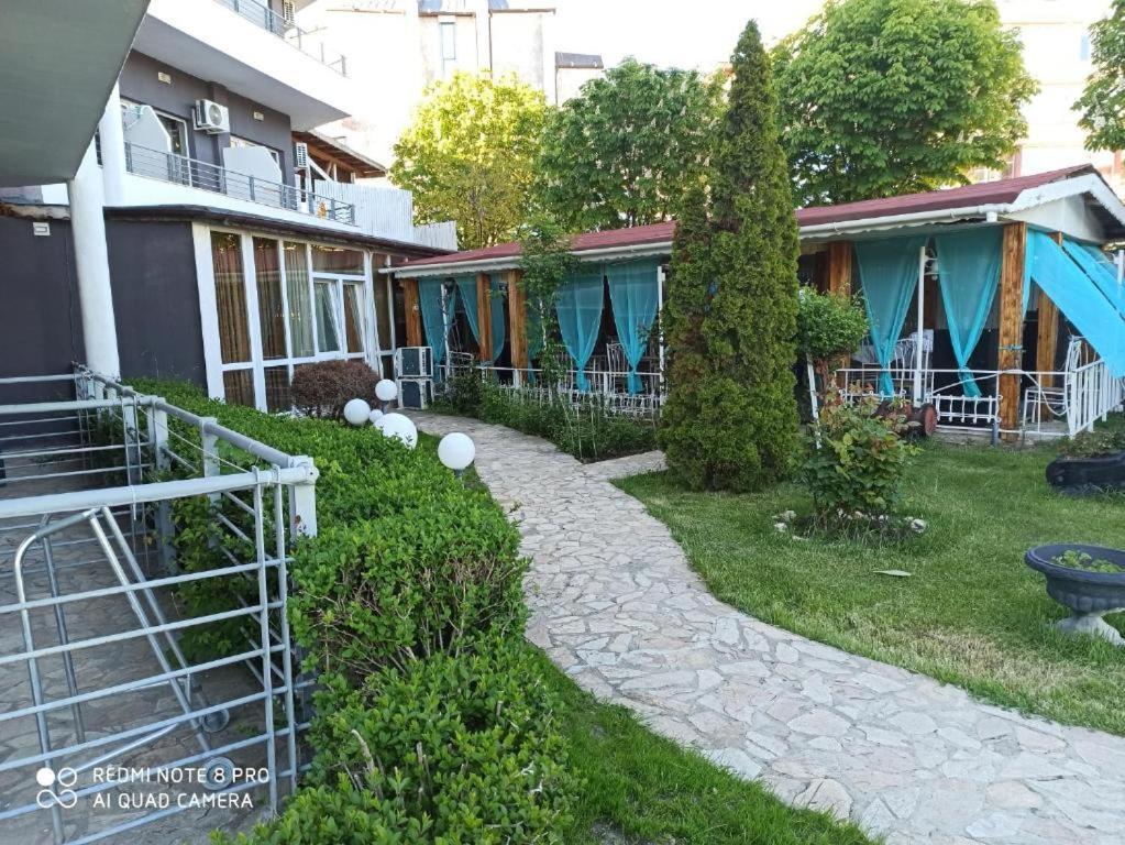 Apartments Danita & Restaurant&Pool Bar Varna Esterno foto